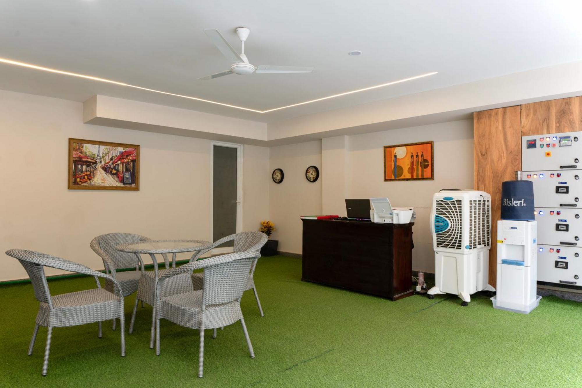 1 Bhk Serviced Apartments Near Millennium City Centre Gurugram With Private Washing Machine Ґурґаон Екстер'єр фото